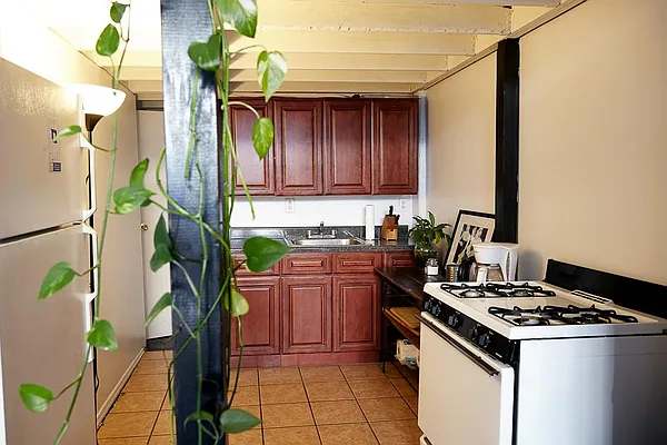 Rented by Carnegie Management Inc | media 14