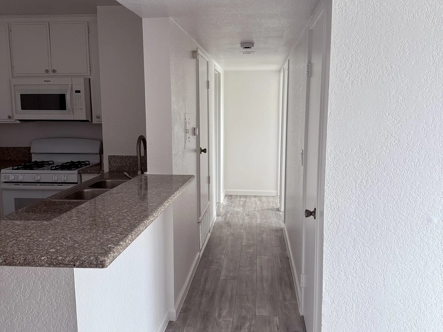 1 bed, 800 sqft, $1,795 — Photo 4