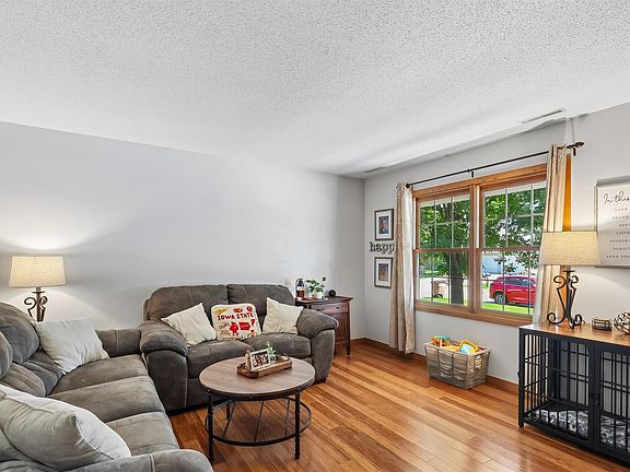 3rd image of 908 Lincoln St SE