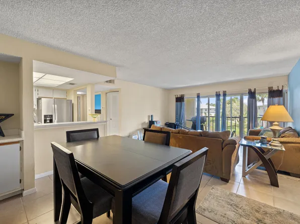 1565 SE Royal Green Circle #208, Port St Lucie, FL 34952