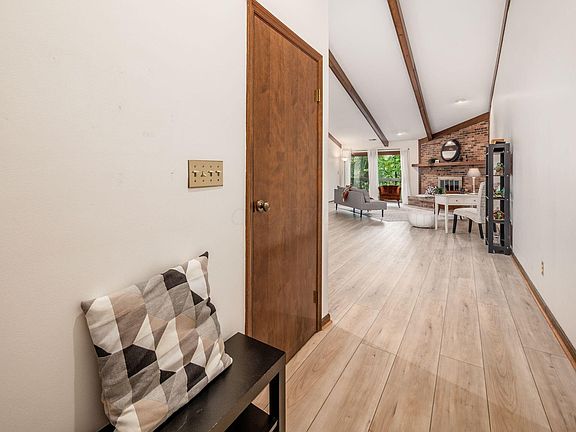 3rd image of 3165 Griggsview Ct