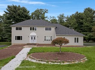 38 Knob Hill Rd, Morganville, NJ 07751