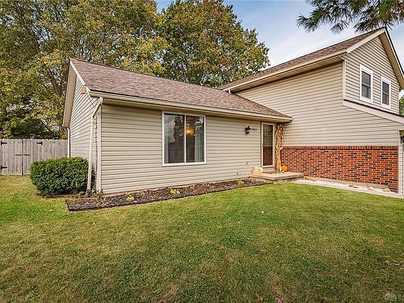 5th image of 1083 Rosewood Dr