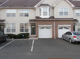 5 Stallion Ct #705, Somerset, NJ 08873
