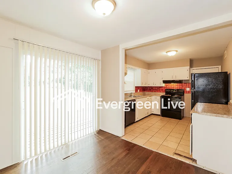 8716 Kentucky Ave — Photo 6