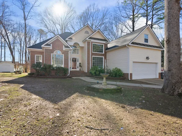 105 Richland Dr, Youngsville, NC 27596