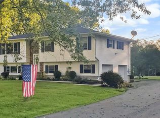 83 Tuthill Rd, Blooming Grove, NY 10914