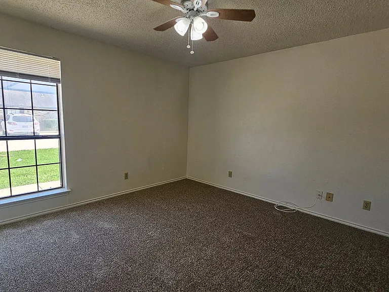 544 E Windsor Dr — Photo 24