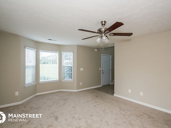 3rd image of 852 Woodside Dr