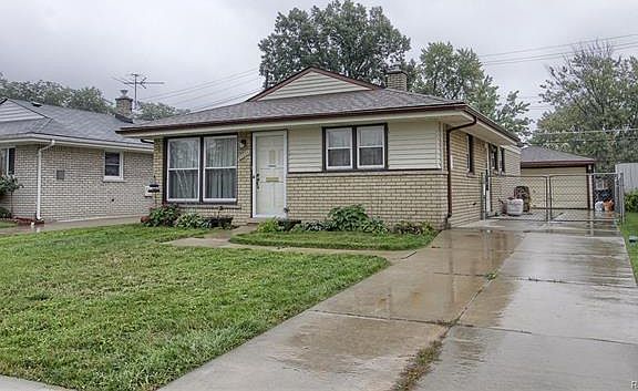 2nd image of 22900 Lake Dr