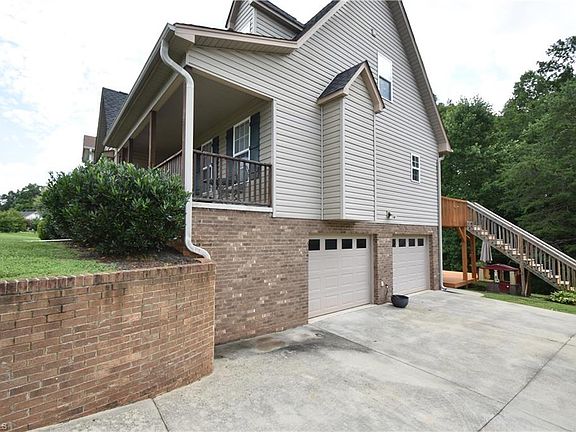 5th image of 237 Sedge Meadow Dr