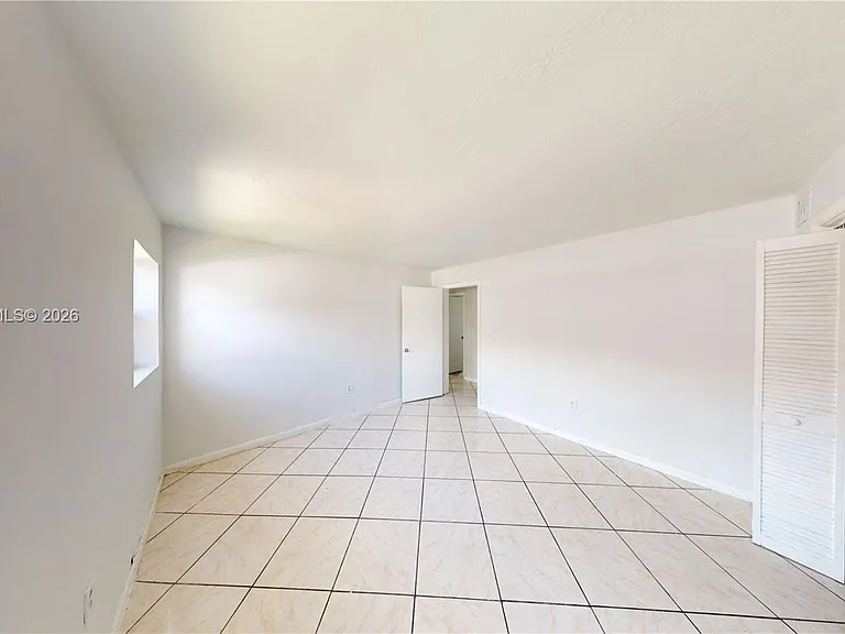 6811 SW 16th St — Photo 15