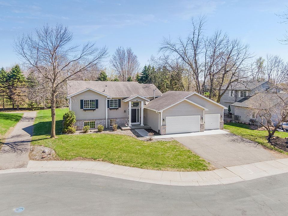 1st image of 1521 Woodlawn Cir