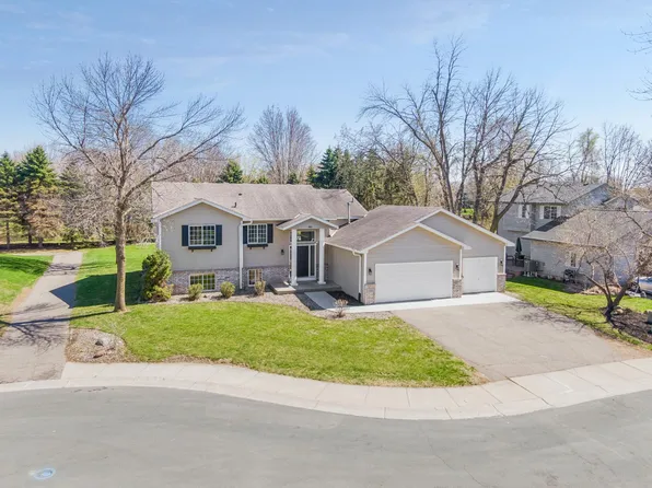 1521 Woodlawn Cir, Waconia, MN 55387