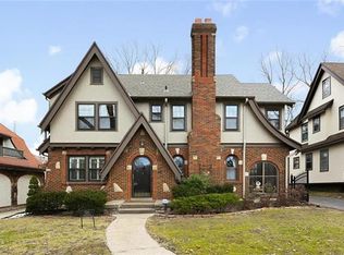 7211 Ward Pkwy, Kansas City, MO 64114