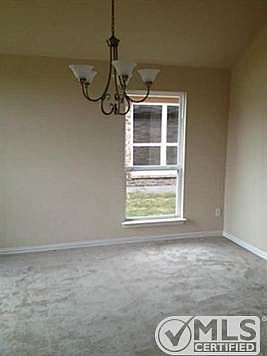 5th image of 102 Foxwood Ln
