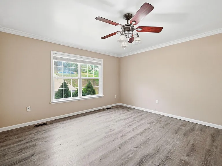 28 Cherry Laurel Dr — Photo 7