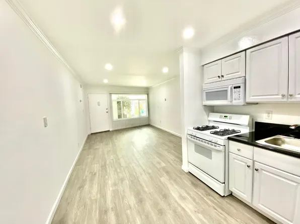 835 4th St #104, Santa Monica, CA 90403