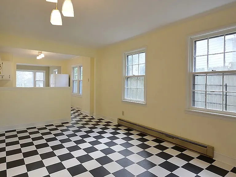 2206 Fitzgerald Ave — Photo 2