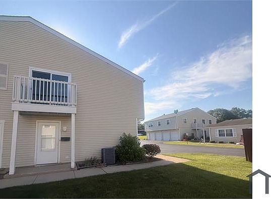 1st image of 324 Donna Ct Unit D