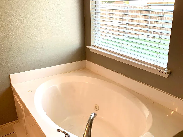 5512 Vineyard Ln — Photo 16