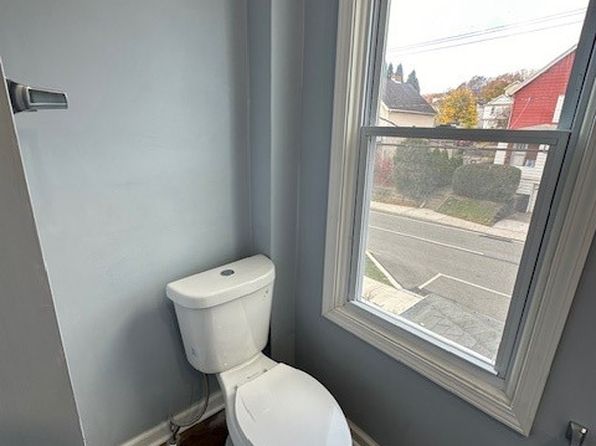 226 S 4th St, Youngwood, PA 15697