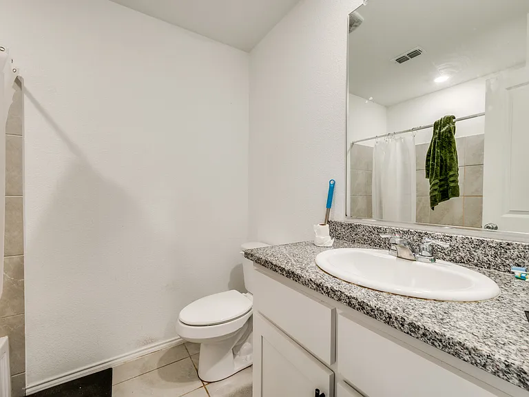1416 Claireborne Ct — Photo 6