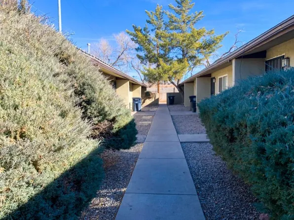 Spacious 2 Bedroom Apartment with Fireplace, 504 Ortiz Dr SE APT A, Albuquerque, NM 87108