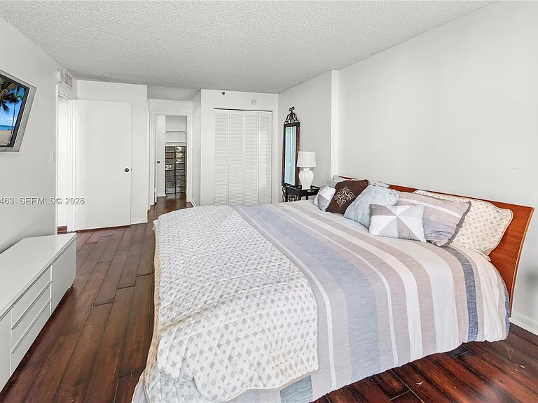 2555 Collins Ave #403 — Photo 15