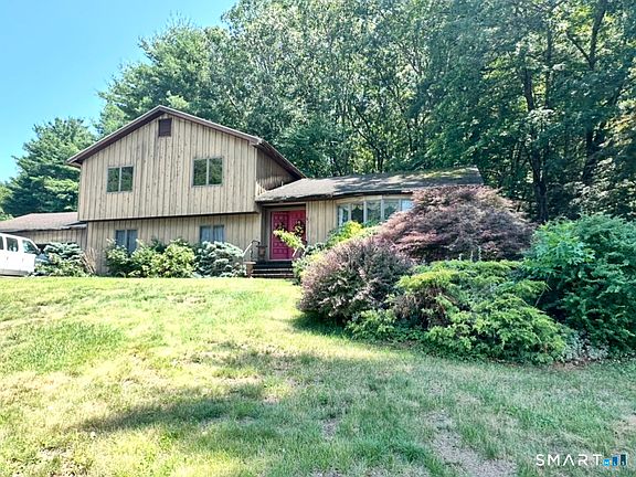 2nd image of 45 Quail Hollow Drive