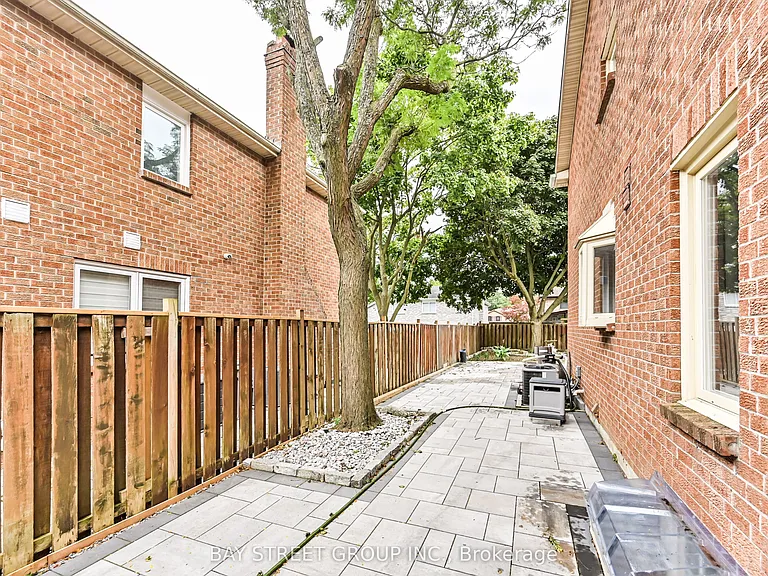 28 Delhi Cres — Photo 27