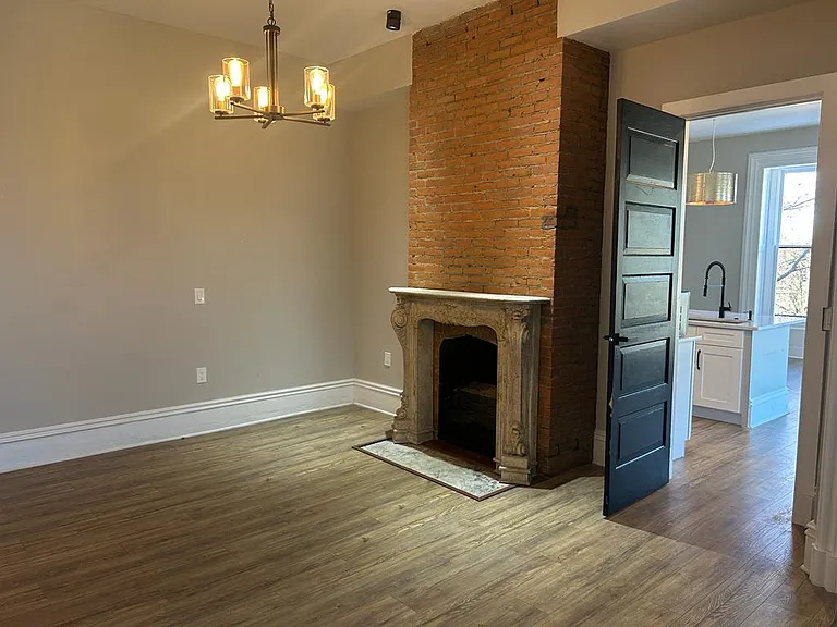 3805 Franklin Blvd #201 — Photo 10