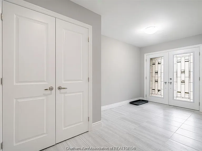 32 Betty Ct — Photo 3