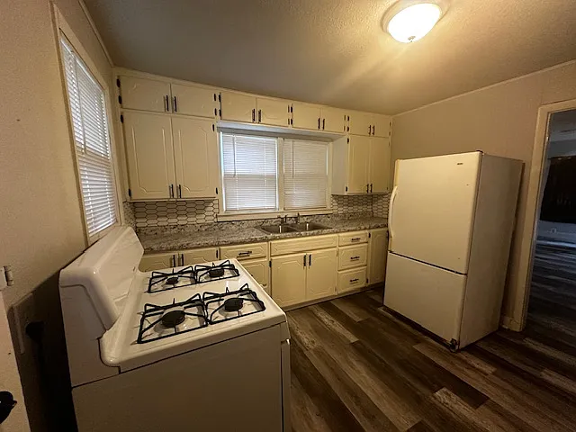 2 bed, 1.0 bath, 660 sqft, $950 — Photo 4