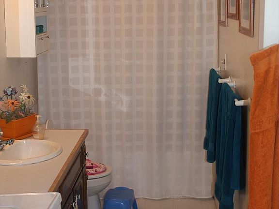 4th image of 719 River St