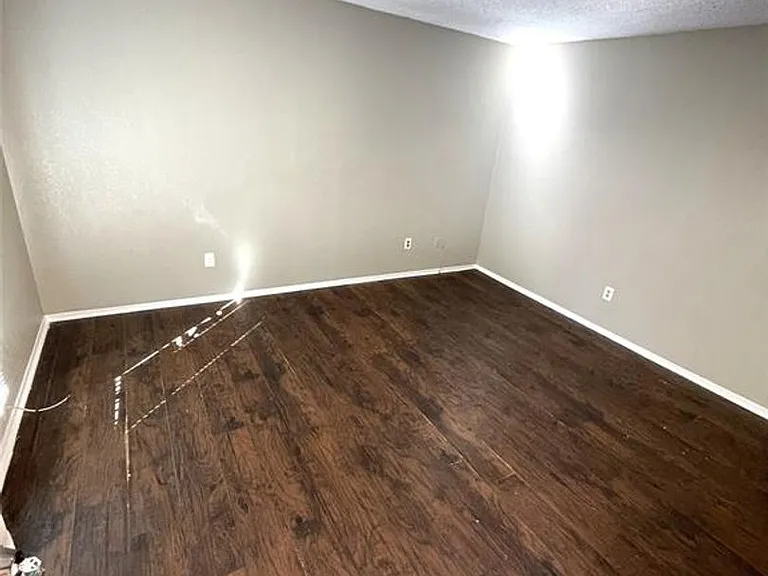 210 N Vanderveer St #7 — Photo 9