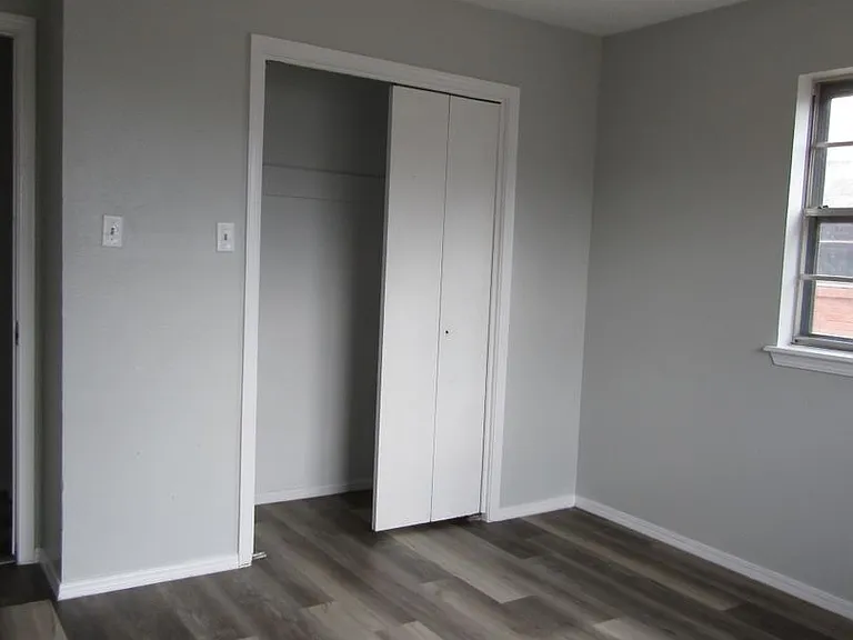 7008 NW Kingsbury Ave — Photo 16