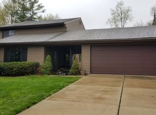 5810 Perrytown Dr, West Bloomfield, MI
