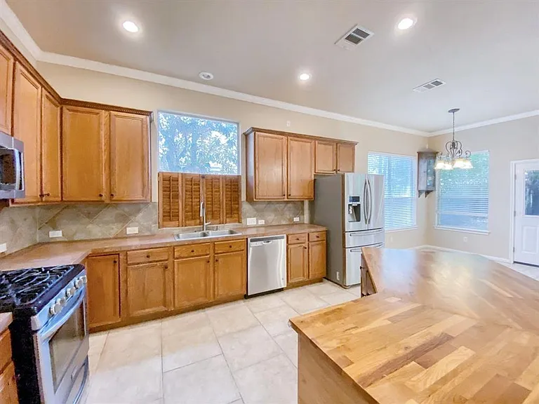 1904 Maize Bend Dr — Photo 9