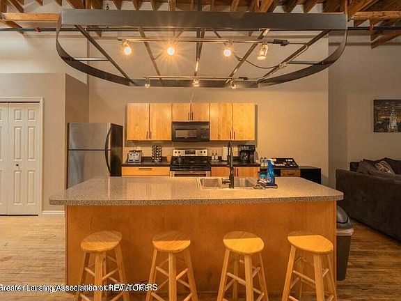 4th image of 222 S Washington Sq #4