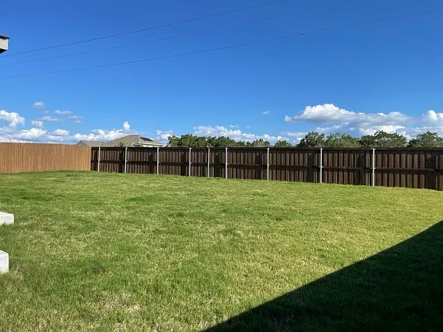 4 bed, 1760 sqft, $2,100 — Photo 3