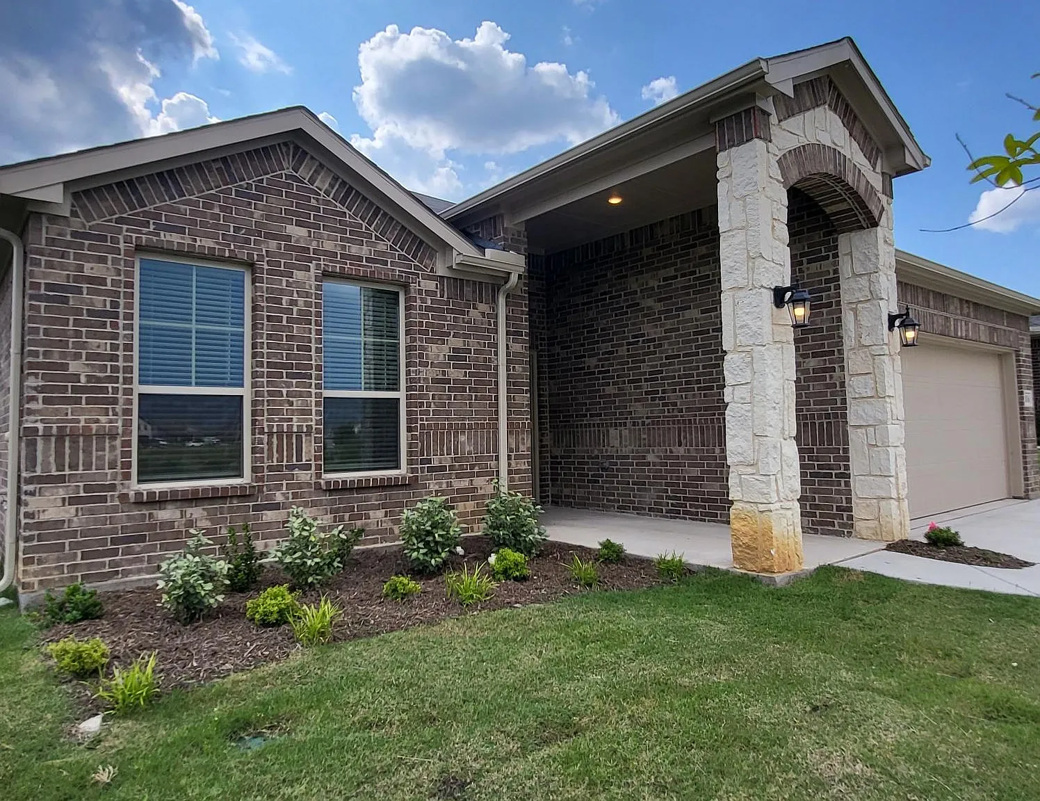 3 bed, 1831 sqft, $2,250 — Photo 1