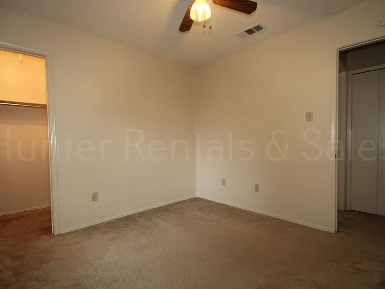 1905 Meadowbrook Dr — Photo 14