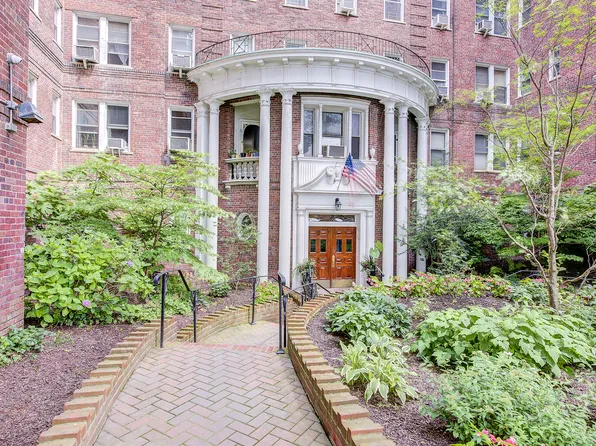 118-11 84th Avenue image 3 of 34