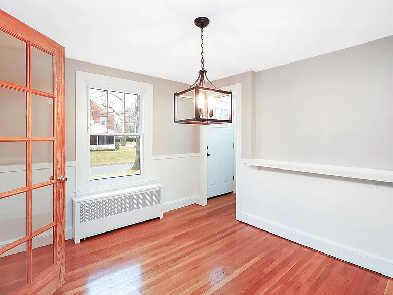 142 Elmwood Ave — Photo 18