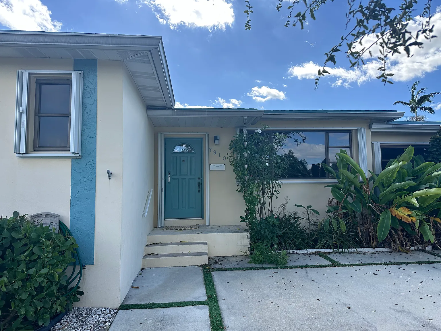 7910 SW 15th St — Photo 3