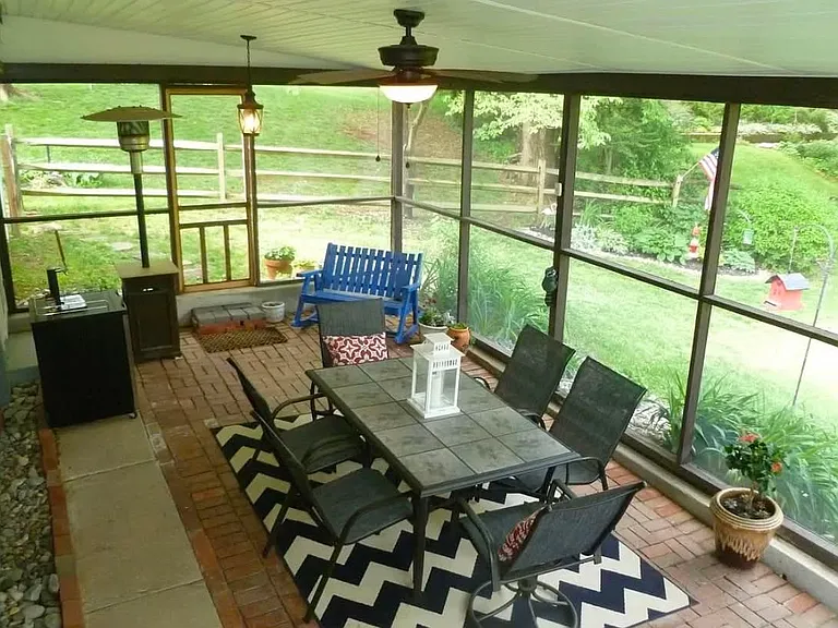 3 Lynn Dr — Photo 2