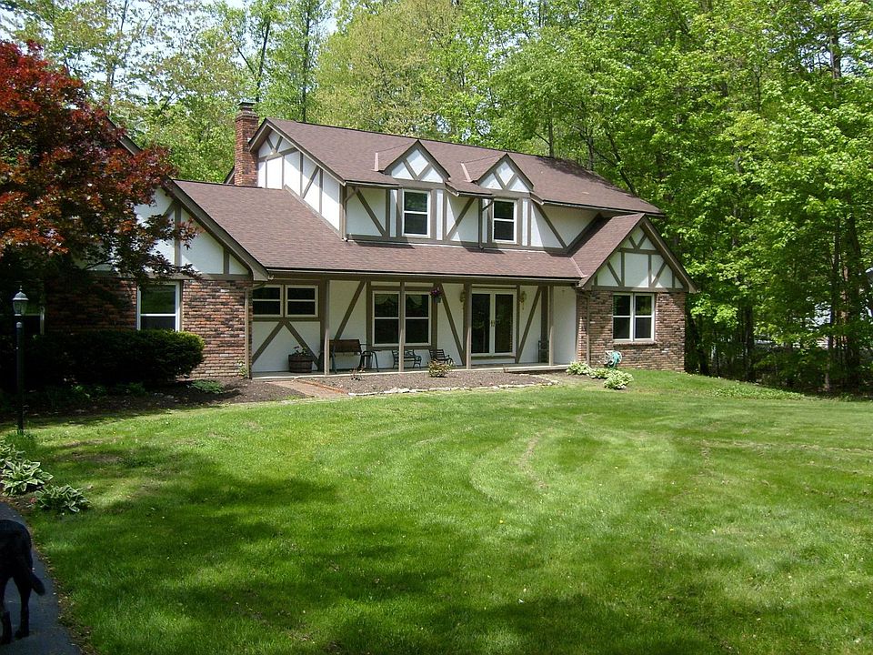 Great Curb Appeal!