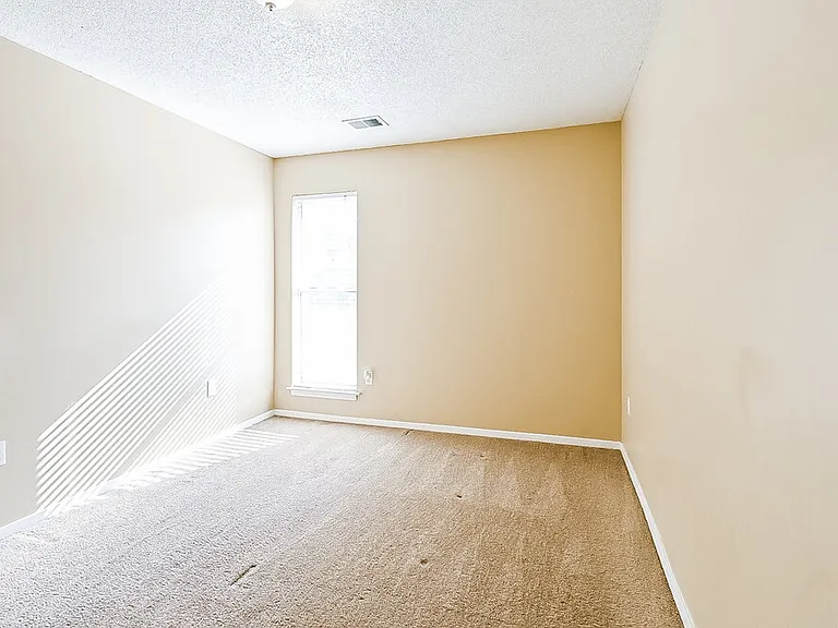 9150 Belmont Dr — Photo 17