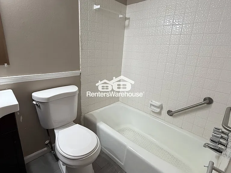 241 Cedarmere Cir — Photo 20